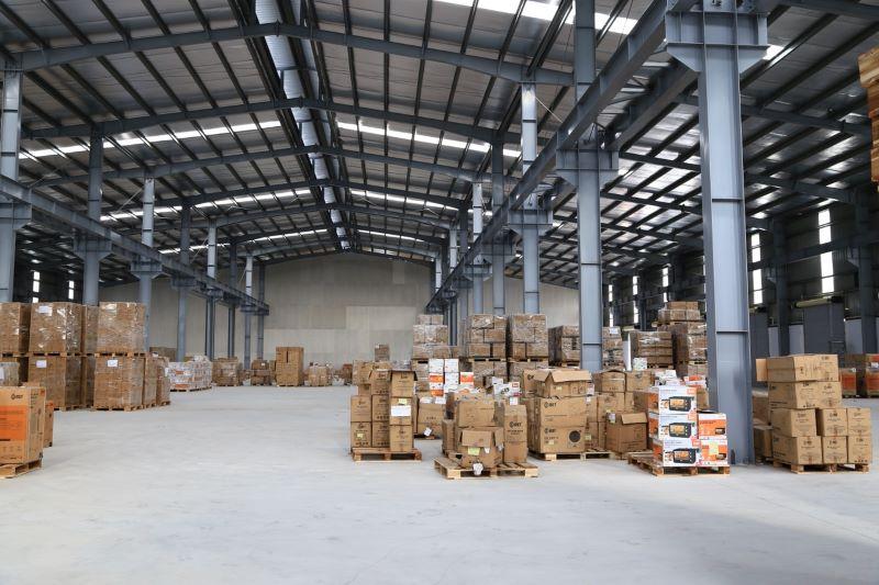 Hanoi has many fully-equipped warehouses for rent for businesses