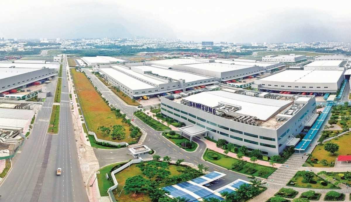 Hanoi promotes state management with industrial parks.